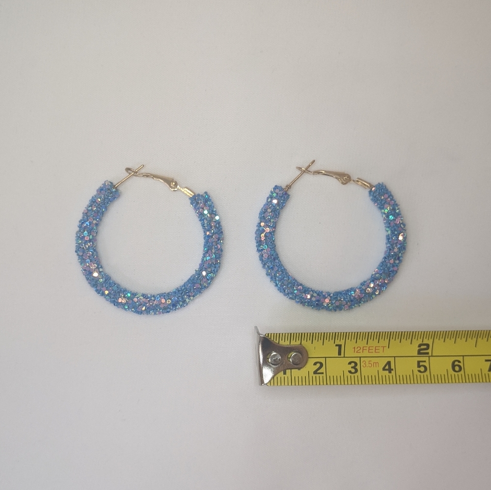 ๐ Colorful Summer Hoop Earrings - Blue - Picture 4 of 5